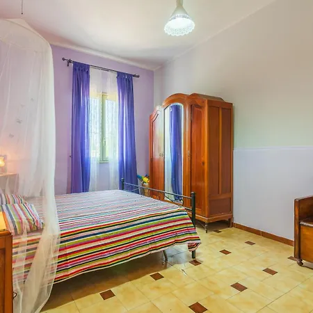 בית נופש Casale Siculo אבולה